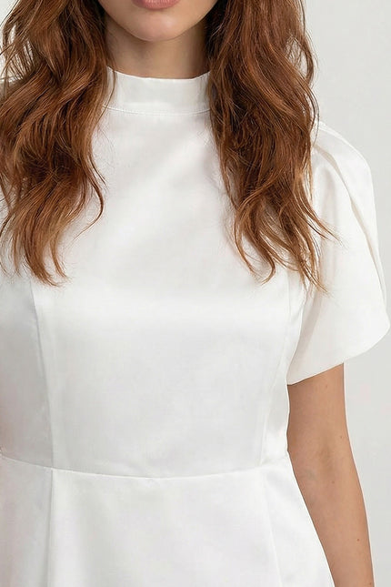 Béatrice - Mini Dress with Back Cutout and Bow