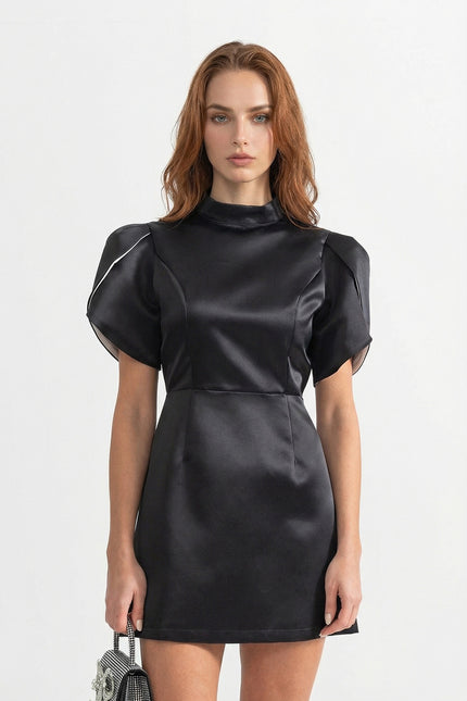 Béatrice - Mini Dress with Back Cutout and Bow