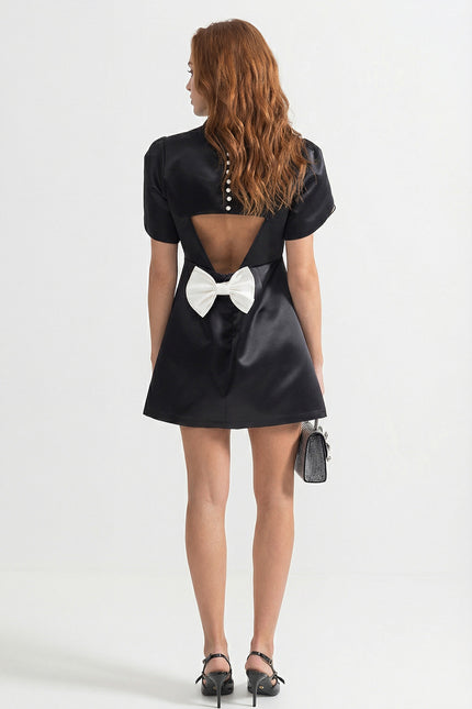 Béatrice - Mini Dress with Back Cutout and Bow