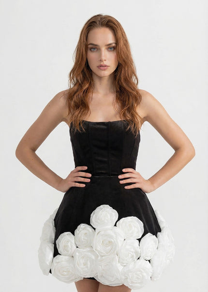 Chloé - Elegant Mini Dress with Rose Appliqué