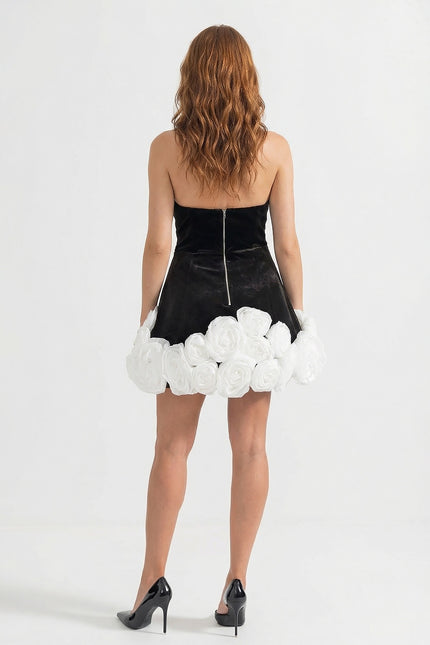 Chloé - Elegant Mini Dress with Rose Appliqué
