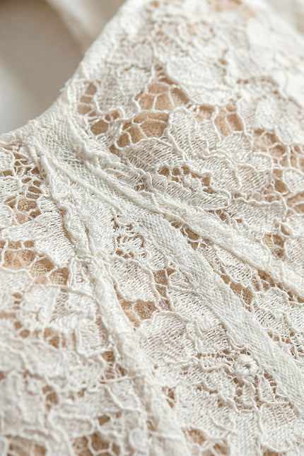 Théa - Delicate Lace Dress with Short Sleeves and Waist Belt